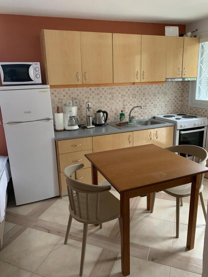 Zacharos Elegant Studio Леонидион Экстерьер фото